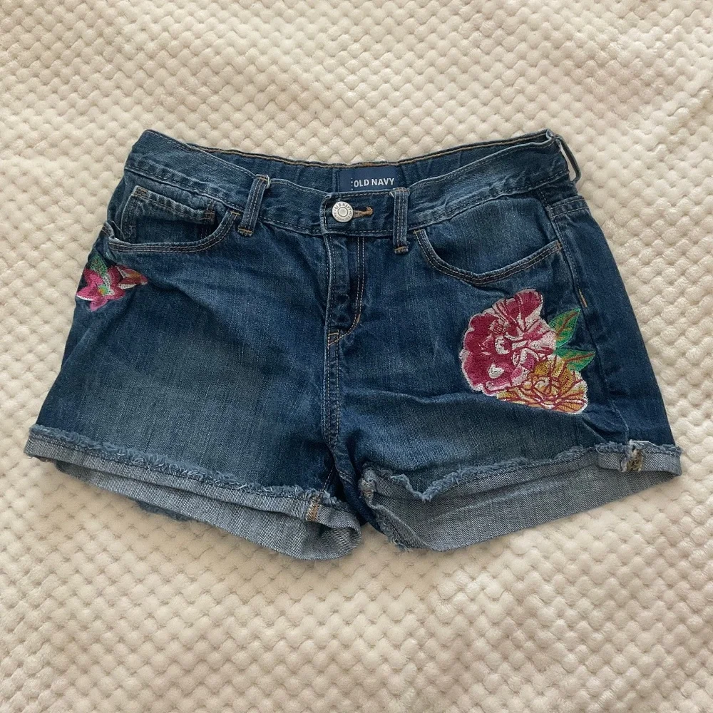 Girl’s Old Navy Jean Shorts with Embroidered‎ Flowers - Size 14